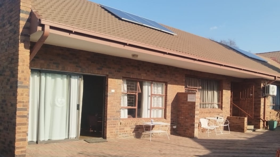 12 Bedroom Property for Sale in Pellissier Free State